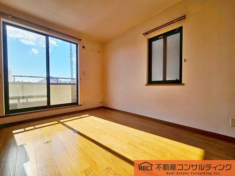 神戸市灘区畑原通1丁目　中古戸建の洋室