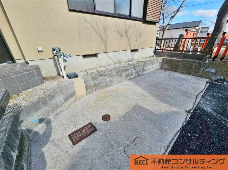 神戸市灘区畑原通1丁目　中古戸建の駐車場