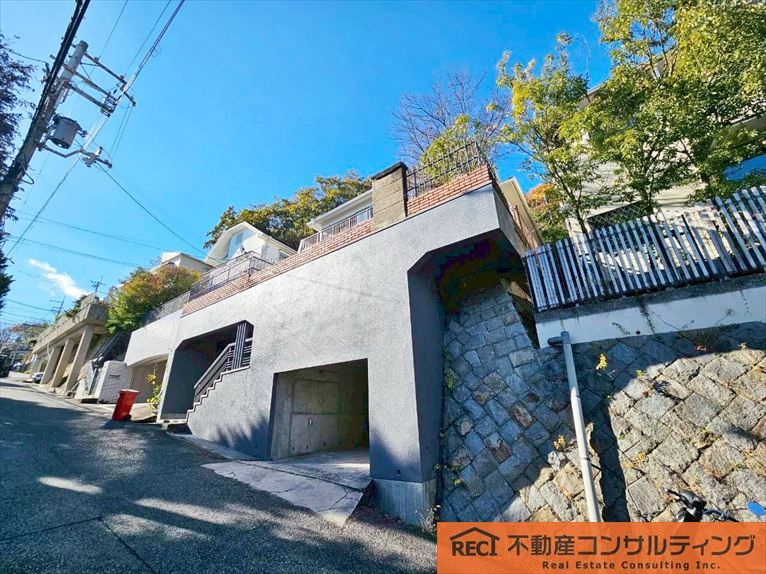 西宮市苦楽園四番町　中古戸建の外観