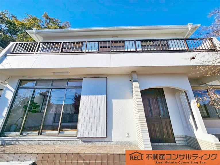 西宮市苦楽園四番町　中古戸建の前面道路含む現地写真