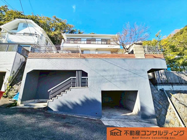 西宮市苦楽園四番町　中古戸建の前面道路含む現地写真