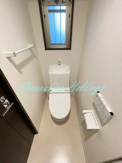 藤沢市藤沢の賃貸マンションのトイレ|清潔感のあるトイレです