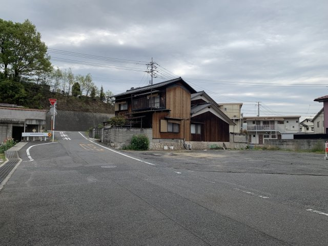 児島上の町2丁目　土地の前面道路含む現地写真