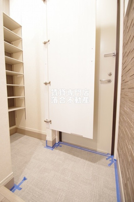 【玄関】 | CASA FLORESTA | たっぷり便利なウォークインシューズ収納♪