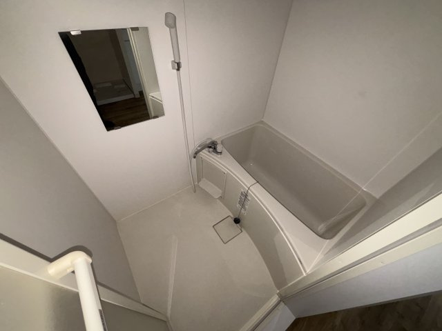 菅栄町プレザーントの浴室