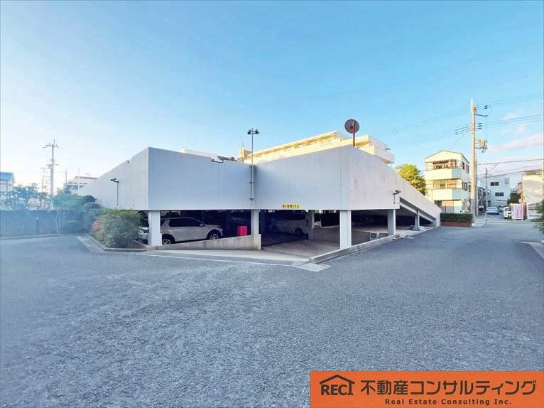 ジークレフ武庫川公園南棟の駐車場