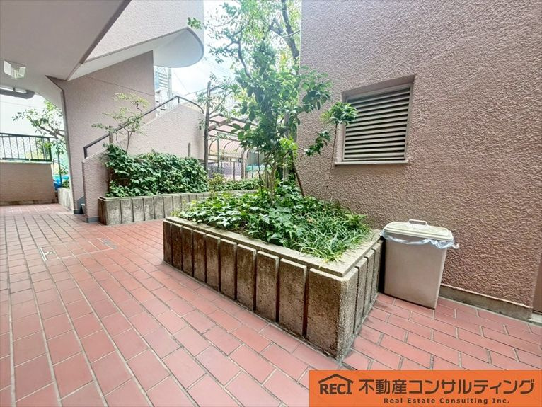 プラザ六甲道のエントランス