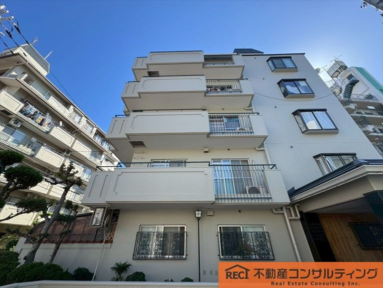 モンラヴィ青木2番館の外観