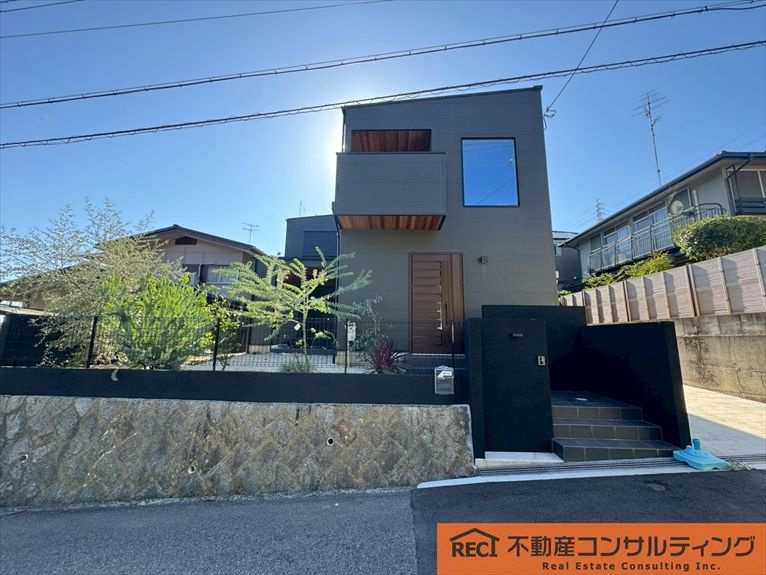 神戸市東灘区渦森台4丁目 新築戸建の外観|収納豊富