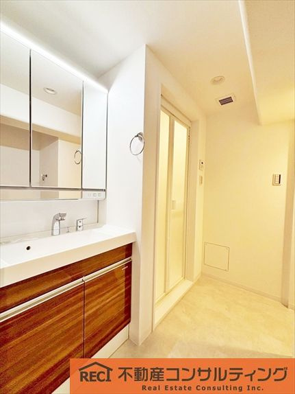 藤和ライブタウン上御影の独立洗面台