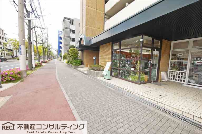 藤和ライブタウン上御影のエントランス