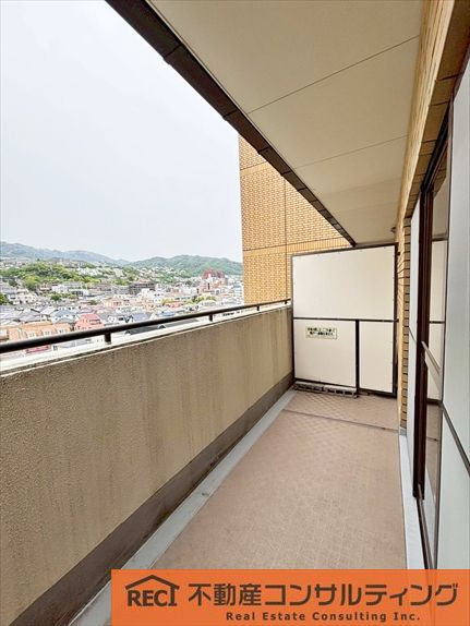 藤和ライブタウン上御影のバルコニー|近隣にはスーパーが充実しています