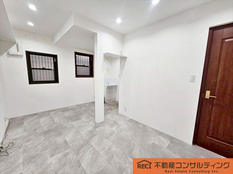 神戸市東灘区岡本4丁目　中古戸建の居間・リビング