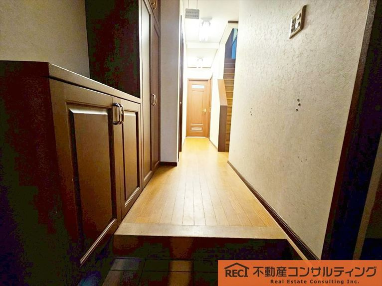 神戸市東灘区岡本4丁目　中古戸建の玄関
