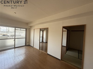 インペリアル花屋敷の居間