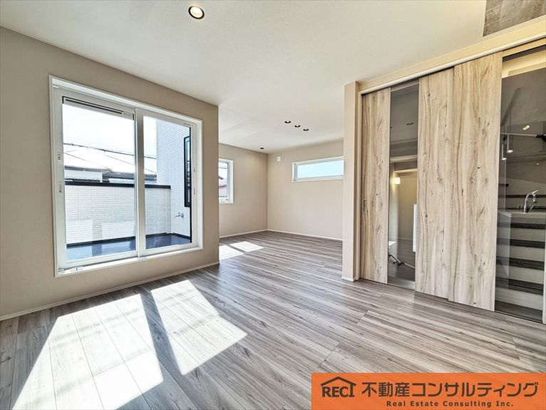 西宮市南甲子園2丁目　新築戸建の洋室