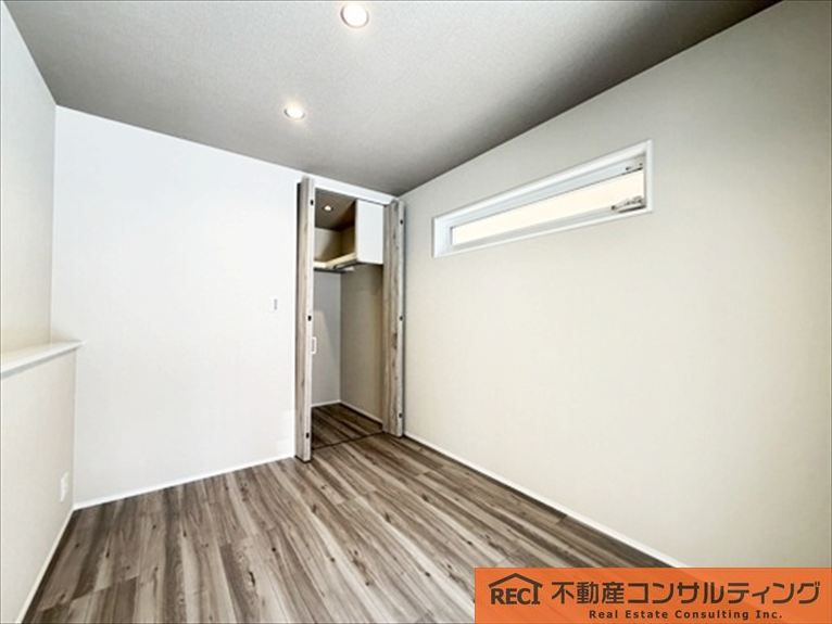 西宮市南甲子園2丁目　新築戸建の洋室