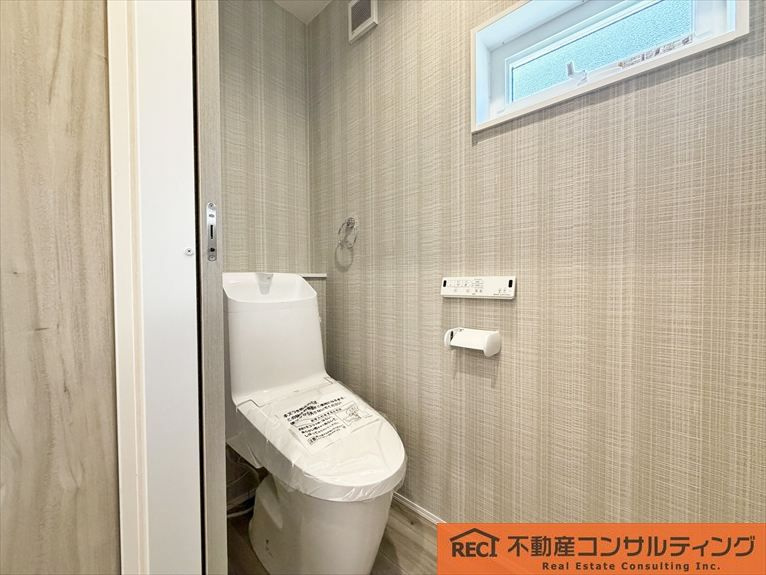 西宮市南甲子園2丁目　新築戸建のトイレ