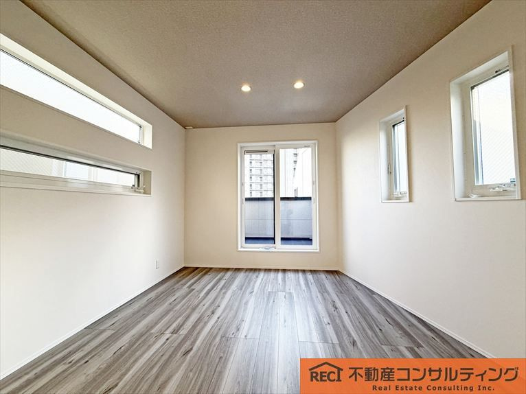 神戸市灘区下河原通4丁目　新築戸建の洋室