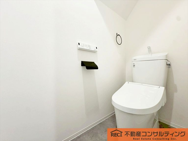 尼崎市武庫の里1丁目　中古戸建のトイレ