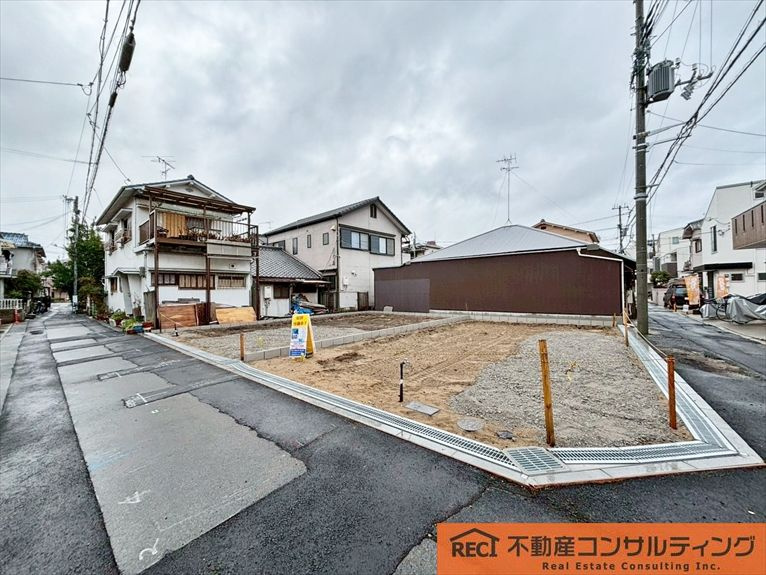 西宮市鳴尾町2丁目　新築戸建　1号棟の前面道路含む現地写真