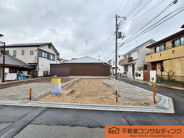 西宮市鳴尾町2丁目　新築戸建　1号棟の前面道路含む現地写真