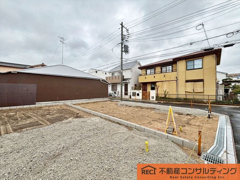 西宮市鳴尾町2丁目　新築戸建　1号棟の前面道路含む現地写真