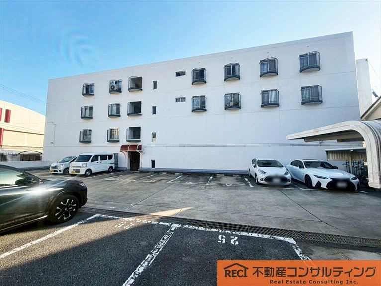 御影プライムハイツの駐車場