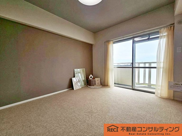 サンライフ本山の洋室