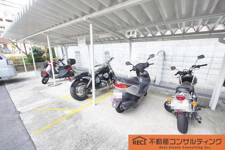 サンライフ本山の駐輪場