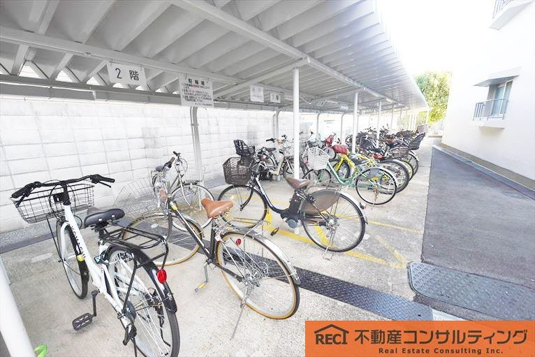 サンライフ本山の駐輪場