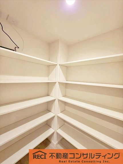ルネヒューマンズガーデンパラディオB棟の収納