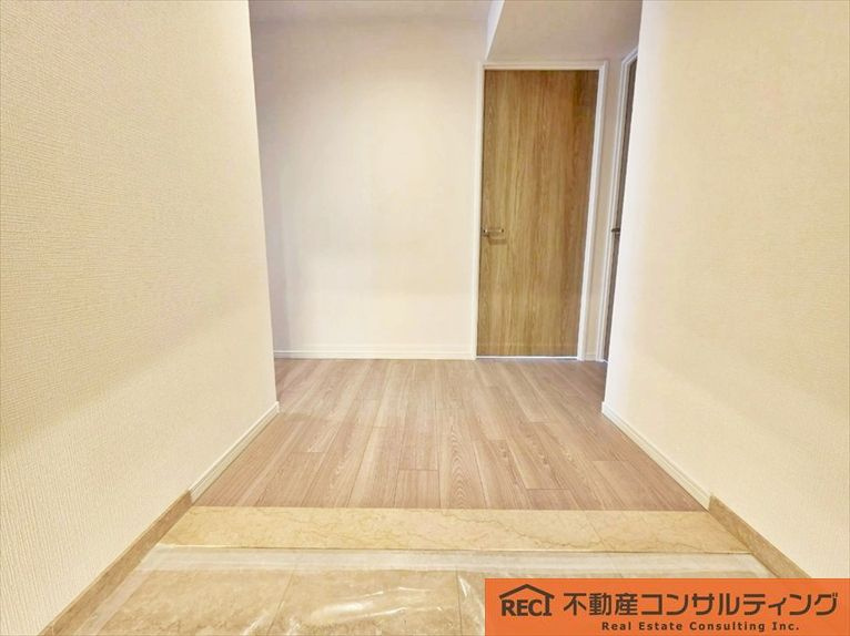 ルネヒューマンズガーデンパラディオB棟の玄関