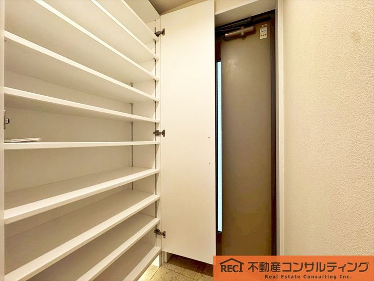 ワコーレリベルタ深江本町の収納