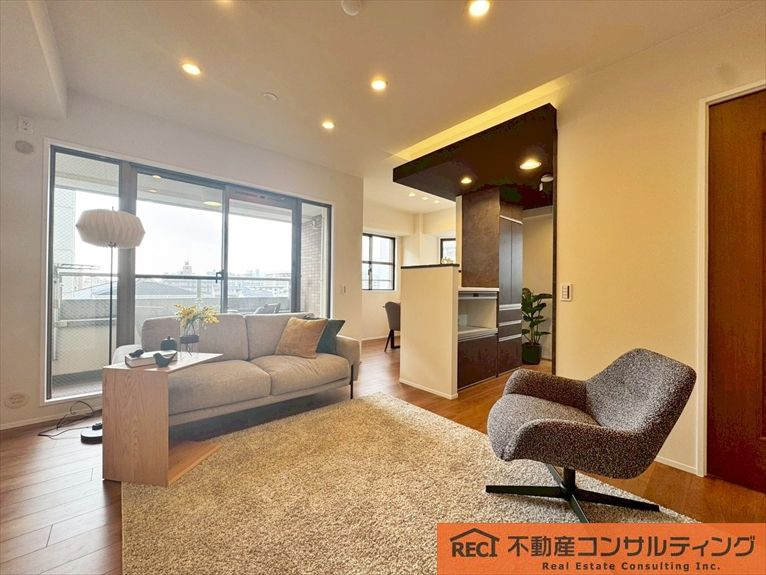 ワコーレリベルタ深江本町の居間・リビング