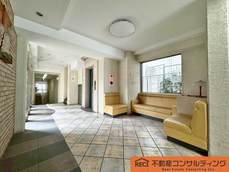 ワコーレリベルタ深江本町のエントランス