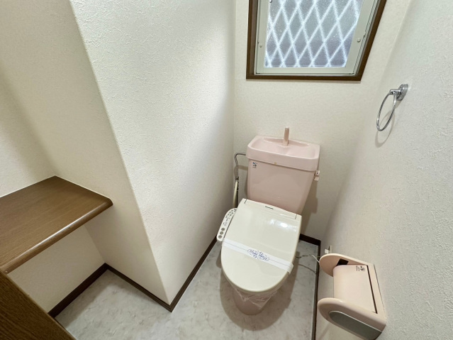 コンフォートベネフィス大橋のトイレ|【窓有】トイレ（手洗い付き）、とても綺麗で清潔感があります♪