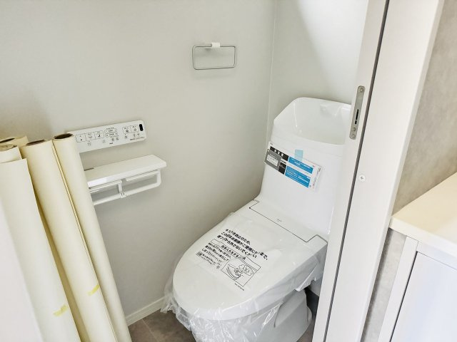 八王子市　緑町　新築一戸建てのトイレ|～暖房温水洗浄機能付きトイレ　冬場は特に嬉しい機能ですね～