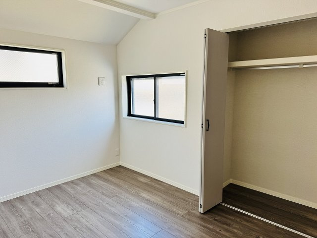 八王子市　緑町　新築一戸建ての子供部屋|～2階5.5帖の洋室　2面採光で明るく風通しの良いお部屋です～
