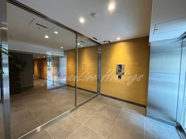 リビオメゾン横濱大通り公園のエントランス|おしゃれなエントランス♪