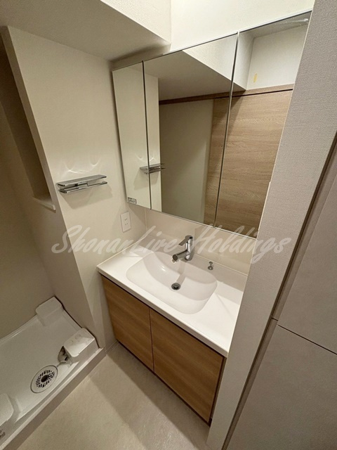 リビオメゾン横濱大通り公園の洗面所|人気の独立洗面台♪