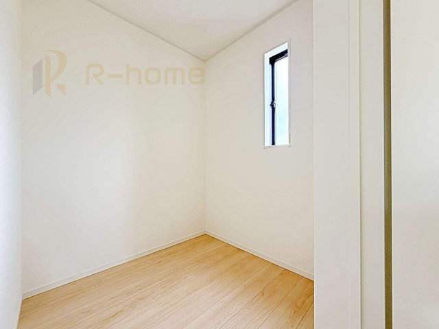 小美玉市納場第4　新築戸建て　1号棟のその他|2階に2帖のストレージルーム付き！収納やワークスペースなど生活に合わせて活用できます♪