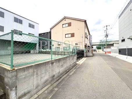 衣摺２丁目倉庫の周辺