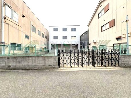 衣摺２丁目倉庫の周辺