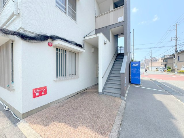 宝旭ハイツのエントランス|毎日通るエントランスはこのようになっています