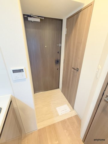 ファーストフィオーレ九条の玄関