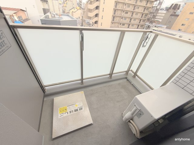 ファーストフィオーレ九条のバルコニー