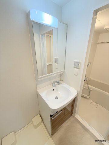 ファーストフィオーレ九条の洗面所