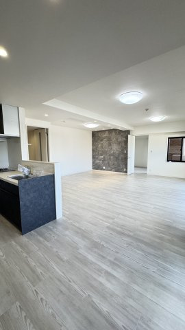 アルファグランデ市川本八幡の居間・リビング|使いやすいリビングです