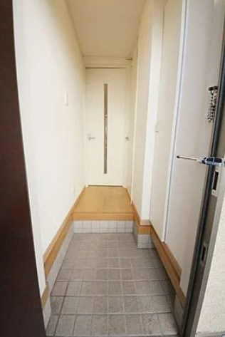 中野区上高田１丁目のアパートの玄関